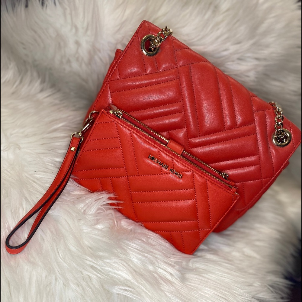 Michael Kors - Peyton - Quilted Crossbody & Wallet Bundle